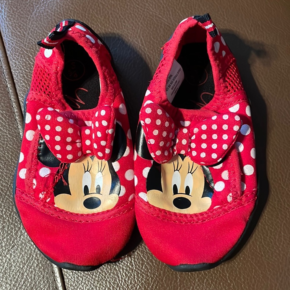 Minnie Mouse water shoes